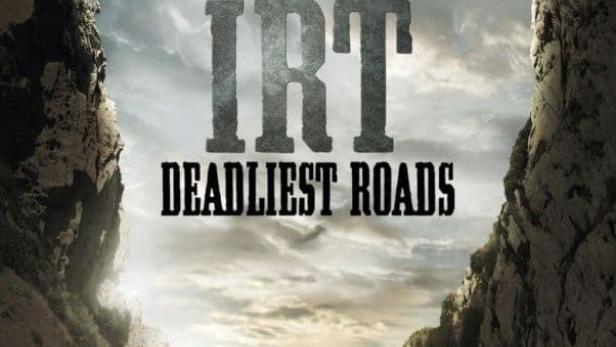 Ein roter LKW fährt über eine gefährliche Brücke in der Landschaft; Titelbild für „IRT Deadliest Roads“.