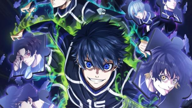 Ein Werbeplakat für den Anime „Blue Lock“ mit mehreren Charakteren und einem Fußball.