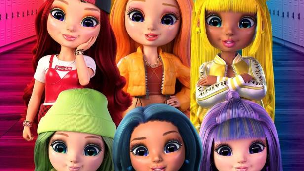 Ein Werbebild für „Rainbow High“ mit sechs bunthaarigen Modepuppen vor Schließfächern.