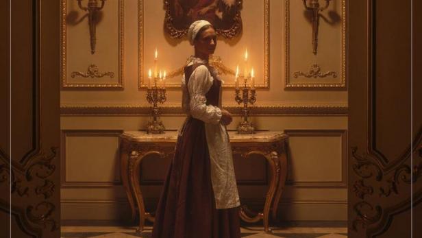 Das Poster für „La cocinera de Castamar“ zeigt Michelle Jenner als Clara Belmonte.