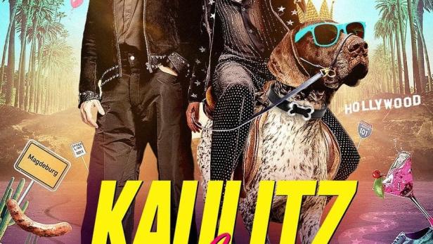 Das Poster für die Netflix-Serie „Kaulitz & Kaulitz“ zeigt Tom und Bill Kaulitz mit einem Hund vor einer Hollywood-Kulisse.