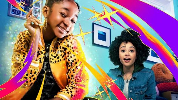 Das Poster für „That Girl Lay Lay“ zeigt zwei junge Mädchen vor einem bunten Hintergrund.