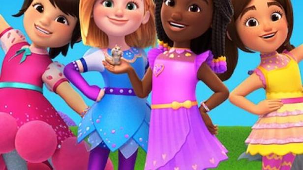 Vier animierte Prinzessinnen stehen auf einer Wiese mit einem Fußball, im Hintergrund der Titel „Princess Power“.