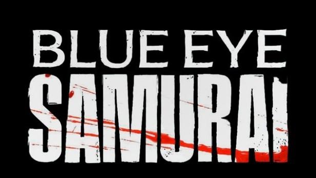 Das Logo für „Blue Eye Samurai“ in Weiß mit roten Blutspritzern auf schwarzem Hintergrund.