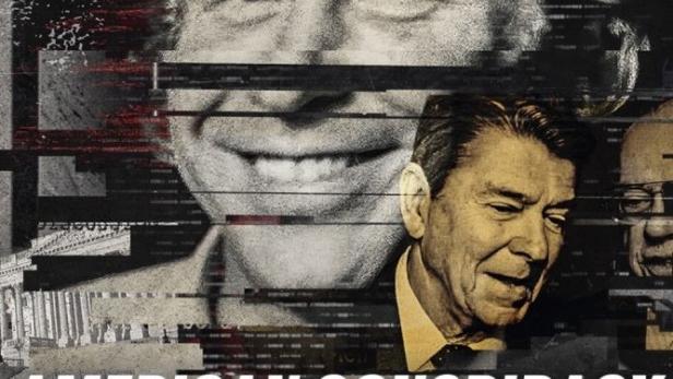 Das Poster für die Netflix-Serie „American Conspiracy: The Octopus Murders“ zeigt mehrere Porträts.