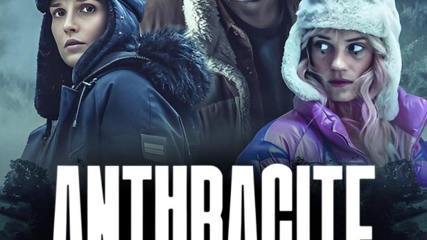 Das Filmplakat für „Anthracite“ zeigt vier junge Menschen vor einer Bergkulisse.
