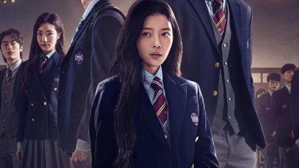 Das Poster für die Netflix-Serie „Hierarchy“ zeigt Schüler in Schuluniformen.