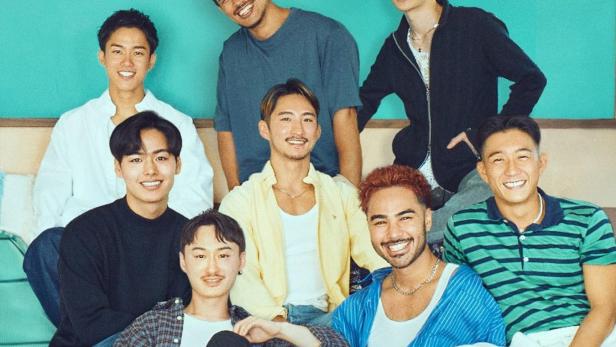 Das Werbeplakat für die Netflix-Reality-Serie „The Boyfriend“ zeigt die Besetzung.