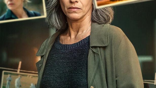 Das Filmplakat zu „Sara – Die Frau im Schatten“ zeigt eine Frau vor Fotos, darunter ein brennendes Auto.