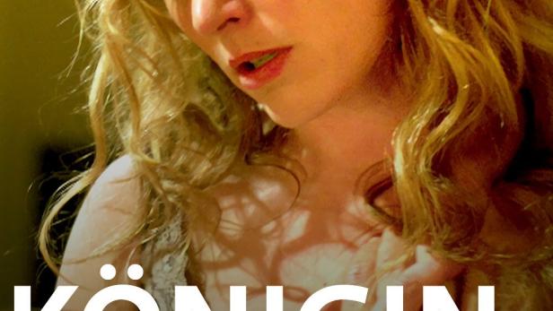 Das Filmplakat für „Königin der Nacht“ zeigt eine Frau mit blonden Locken.