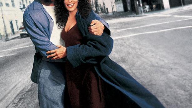 Das Filmplakat für „Mr. Wonderful“ zeigt Matt Dillon und Annabella Sciorra auf einer städtischen Straße.