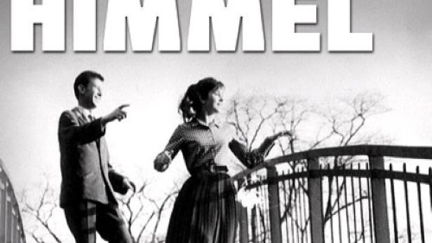 Das Filmplakat für „Der geteilte Himmel“ zeigt ein Paar auf einer Treppe.