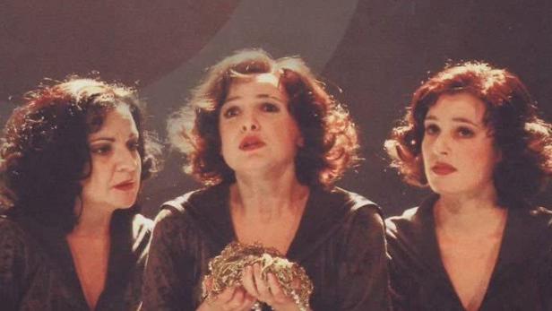 Cover der DVD „Das Rheingold“ der Staatsoper Stuttgart mit drei Frauen.