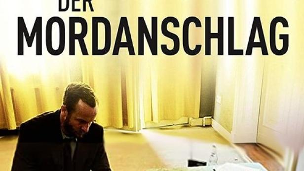 Das Filmplakat für „Der Mordanschlag“ zeigt einen Mann, der über einer Leiche kniet.