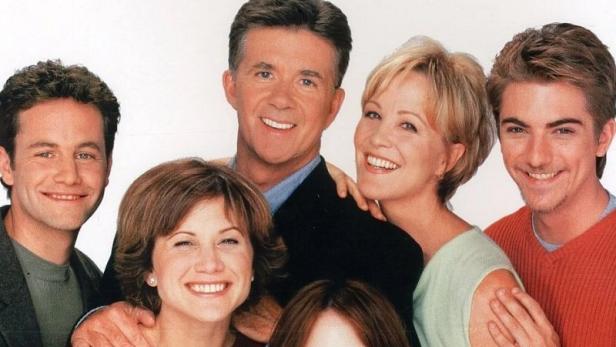 Das Filmplakat zu „Growing Pains: The Movie“ zeigt die lächelnde Familie Seaver.