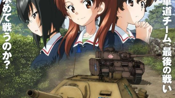 Das Anime-Poster zu „Girls und Panzer das Finale“ zeigt Schulmädchen und Panzer.