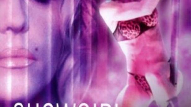 Das Cover des Films „Showgirl Murders“ zeigt eine Frau an einer Stange und das Gesicht einer anderen Frau.