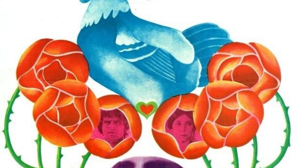 Das Filmplakat für „Nevěsta s nejkrásnějšíma očima“ zeigt einen Hahn, Rosen und ein Paar.