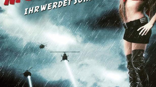 Das Filmplakat für „Westbrick Murders“ zeigt eine bewaffnete Frau auf einem Dach im Regen.