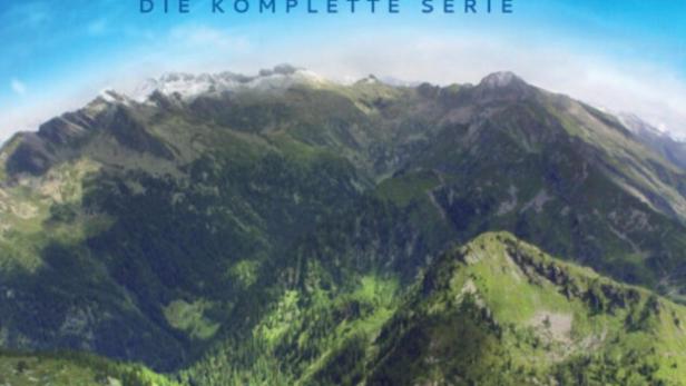Das Cover der DVD „Die Alpen von oben“ zeigt eine Luftaufnahme der Alpen mit einem Bergsee.