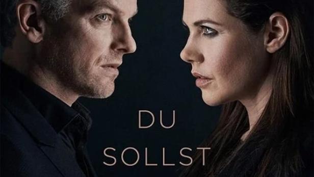 Das Cover der ersten Staffel der Fernsehserie „Du sollst nicht lügen“ mit Barry Atsma und Felicitas Woll.