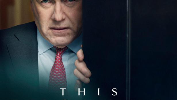 Ein Porträt von Kenneth Branagh als Boris Johnson im Film „This England“.