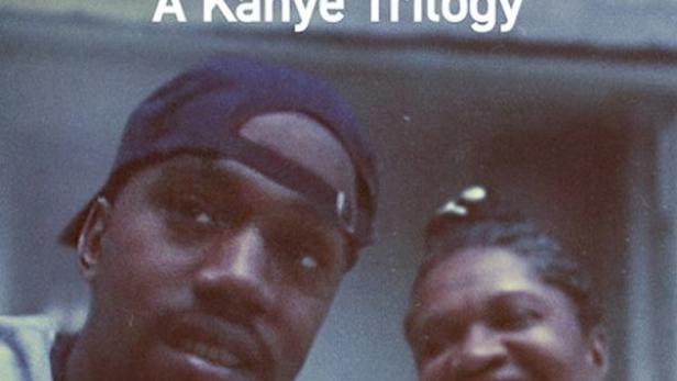 Das Filmplakat für „Jeen-yuhs: A Kanye Trilogy“ zeigt Kanye West und seine Mutter vor einem Haus.
