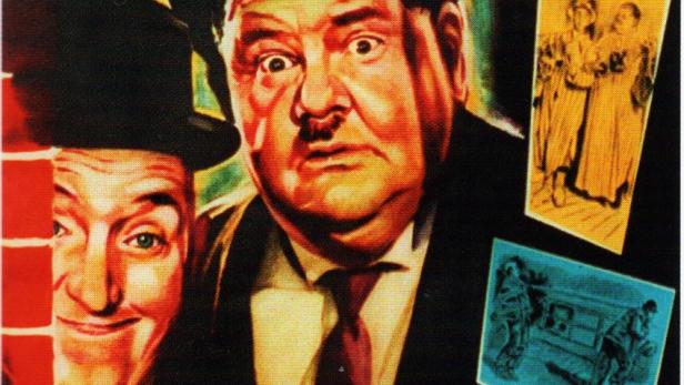 Das Filmplakat zu „Schrecken aller Spione“ mit Stan Laurel und Oliver Hardy.