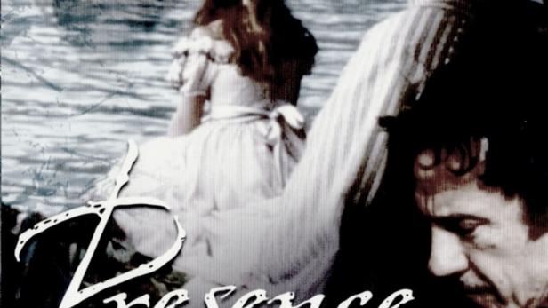Das Filmplakat für „Presence of Mind“ zeigt eine Frau, ein Mädchen und einen Mann an einem See, in dem eine geisterhafte Gestalt steht.