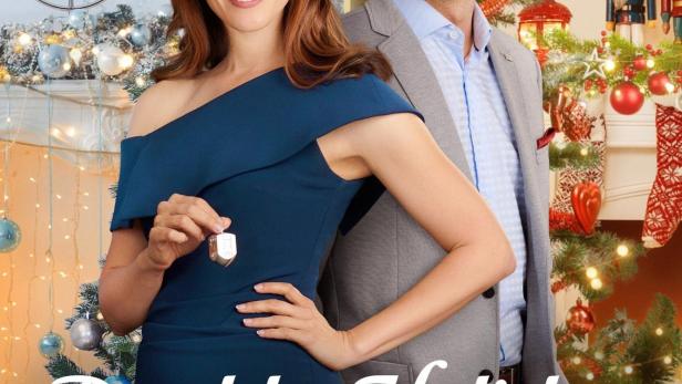 Das Filmplakat für „Double Holiday“ zeigt eine Frau mit einem Dreidel und einen Mann vor Weihnachtsdekorationen.