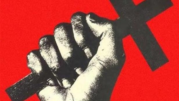 Eine Faust hält ein Kreuz vor einem roten Hintergrund mit dem Titel „L'Évangile de la Révolution“.