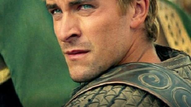 Ein Porträt von Alexander dem Großen, dargestellt von einem Schauspieler in Rüstung.