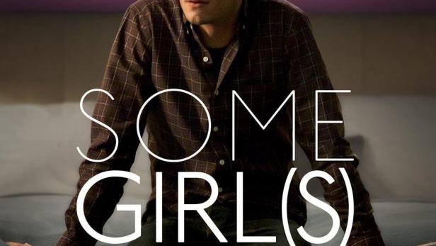Das Filmplakat für „Some Girl(s)“ zeigt einen Mann vor Porträts von fünf Frauen.