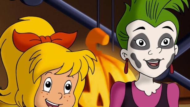 Bibi Blocksberg und eine weitere Figur sind als Hexen für Halloween verkleidet.