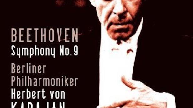 Herbert von Karajan dirigiert die Berliner Philharmoniker mit Beethovens 9. Sinfonie.