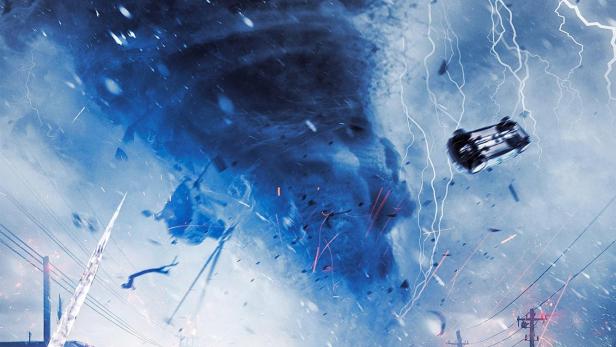 Das Filmplakat für „Super Cyclone“ zeigt ein zerstörtes Auto und einen Eissturm.