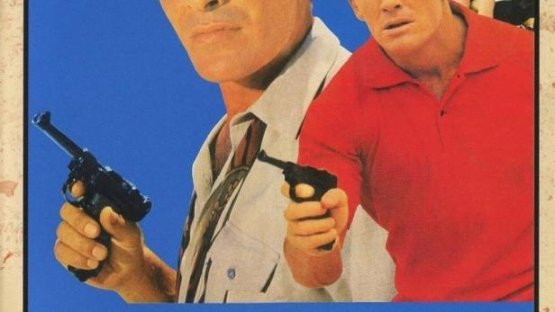 Das Filmplakat für „Kommissar X – Drei goldene Schlangen“ zeigt Tony Kendall und Brad Harris mit Pistolen.