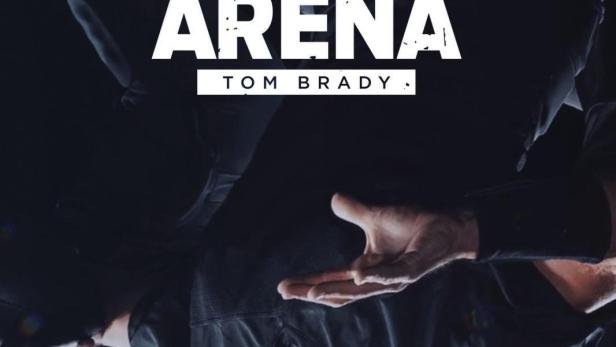 Das Filmplakat für „Man in the Arena“ mit Tom Brady.