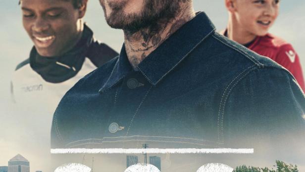 Das Filmplakat zu „Save Our Squad“ mit David Beckham und jungen Fußballspielern.
