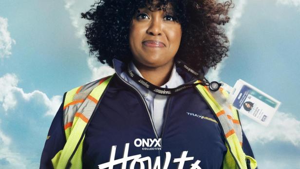 Das Filmplakat zu „How to Die Alone“ zeigt eine Flughafenangestellte vor einem landenden Flugzeug.