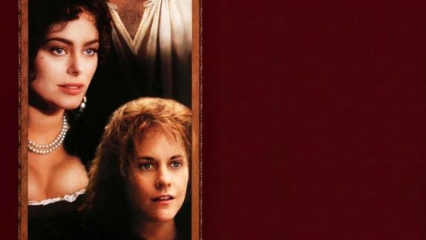 Das Filmplakat für „Restoration“ zeigt mehrere Porträts vor einem weinroten Hintergrund.