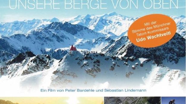 Das Cover des Films „Die Alpen – Unsere Berge von oben“ zeigt eine verschneite Berglandschaft.