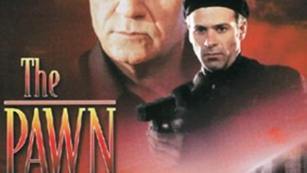Das DVD-Cover des Films „The Pawn“ zeigt vier Männer und eine stilisierte Stadtansicht.