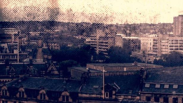 Das Filmplakat für „The Ripper“ zeigt eine Stadtansicht unter einem Paar Augen.