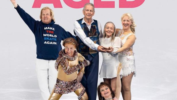 Das Filmplakat zu „Ice Aged“ zeigt eine Gruppe älterer Eiskunstläufer und den Filmtitel.