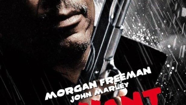 Das Filmplakat für „I Want to Kill“ zeigt Morgan Freeman mit einer Pistole im Regen.