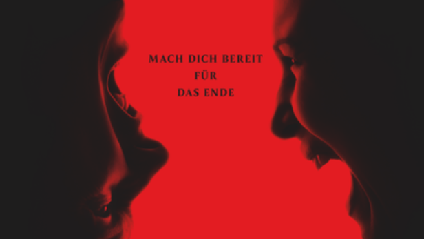 Filmplakat zu „Conjuring 4: Das letzte Kapitel“ zeigt Umrisse einer weiblichen Teufelsfigur mit großen Hörnern.