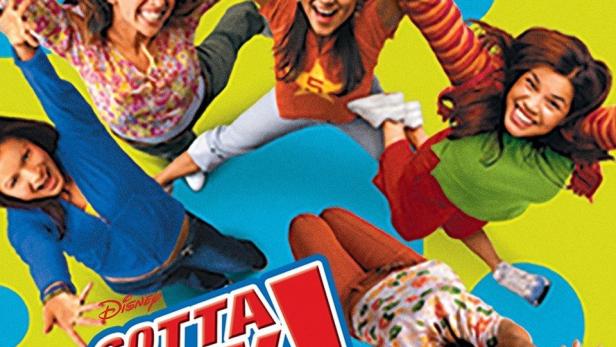 Das Filmplakat für „Gotta Kick It Up“ zeigt fünf junge, lachende Frauen, die in die Luft springen.