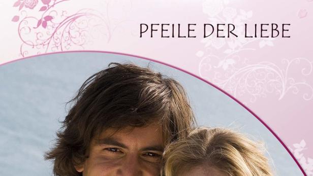 Das Cover von Rosamunde Pilchers „Pfeile der Liebe“ mit einem lächelnden Paar.
