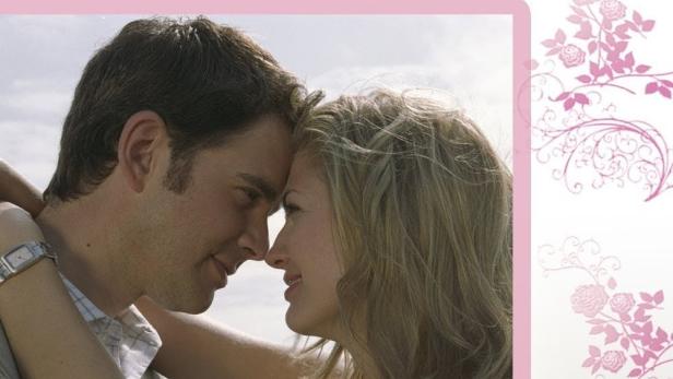 Das Cover von Rosamunde Pilchers „Flügel der Hoffnung“ zeigt ein verliebtes Paar.